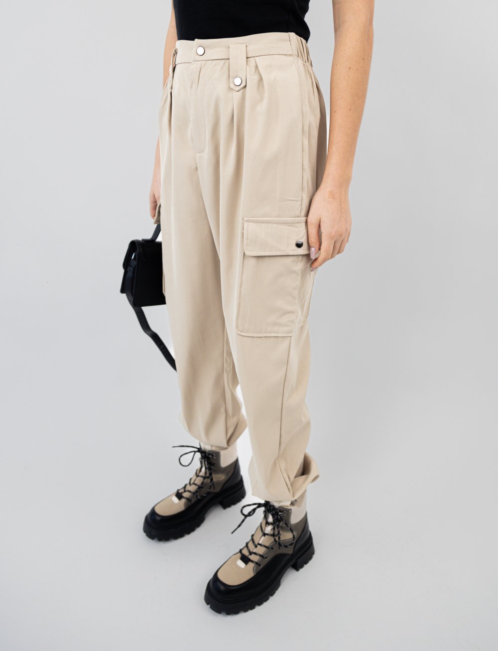 Kalhoty jednobarevné s kapsami 18001