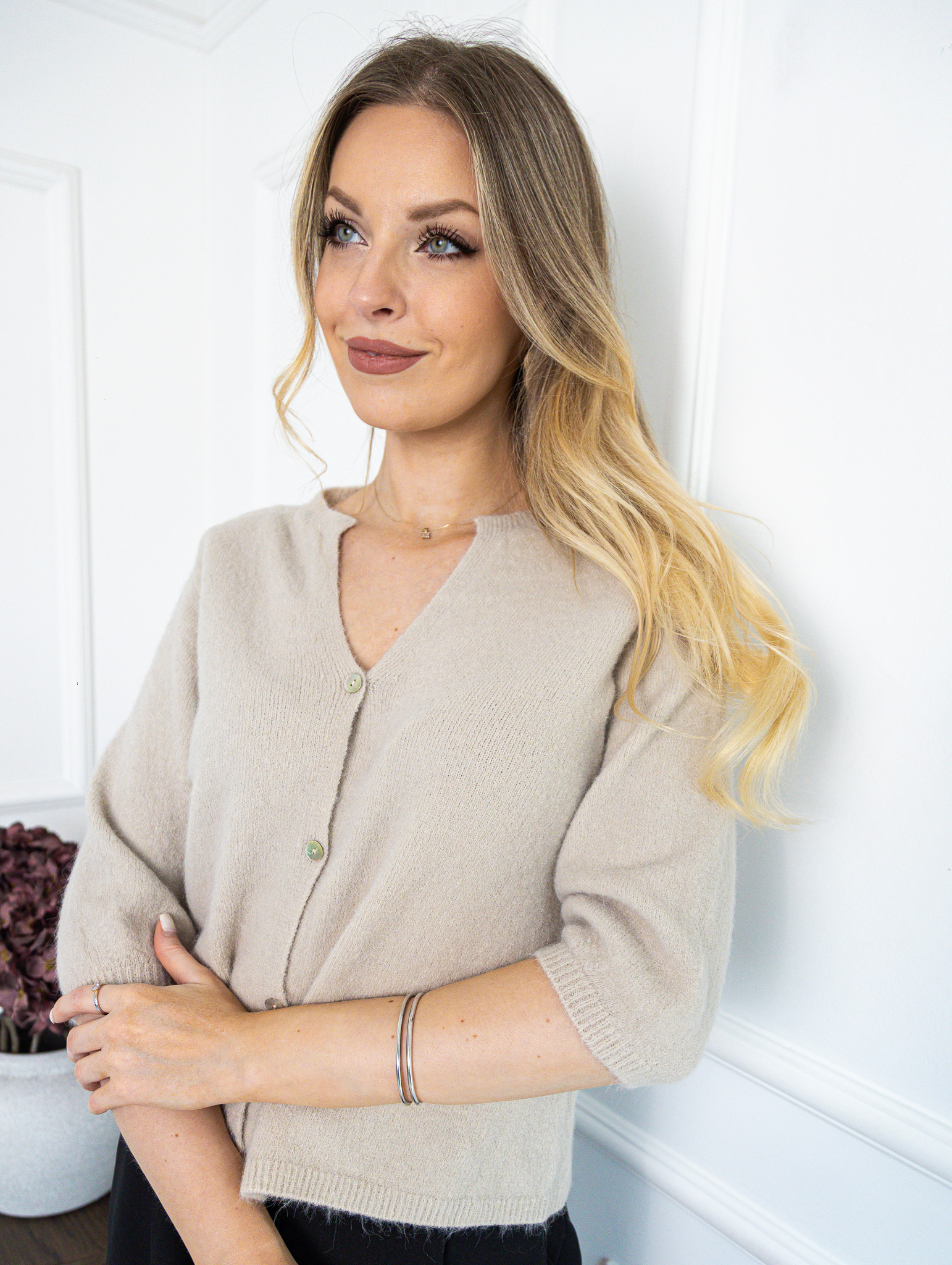 Béžová